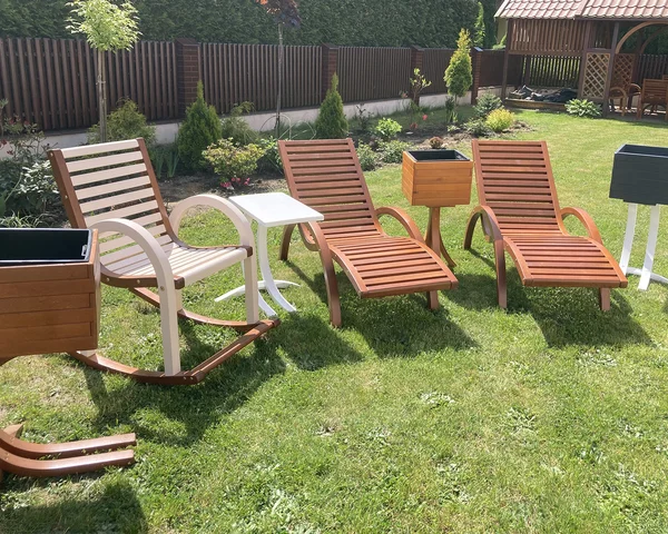 Stolik kawowy na tarasie